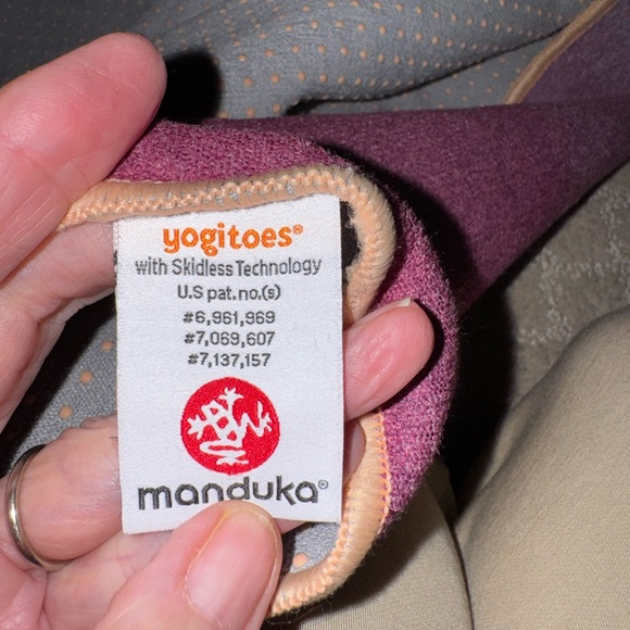 Yogitoes Skidless Yoga Towel ombre basically new - Picture 2 of 2